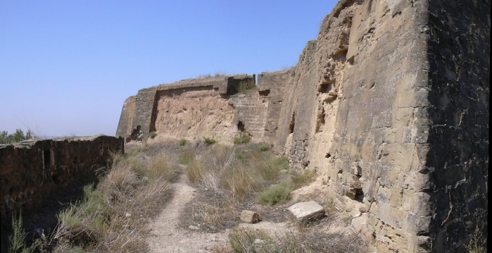 Burg Gardeny — Foto 3